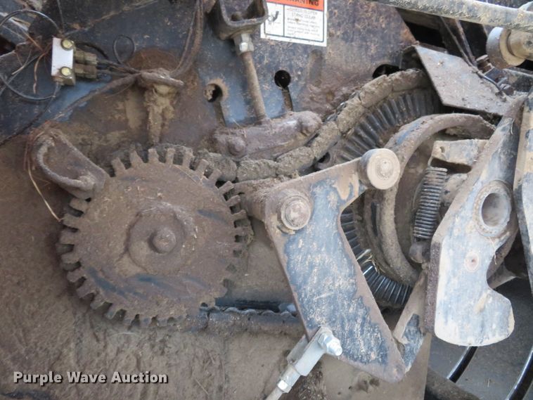 image for item FP9278 1999 New Holland 595  large square baler