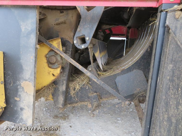 image for item FP9278 1999 New Holland 595  large square baler