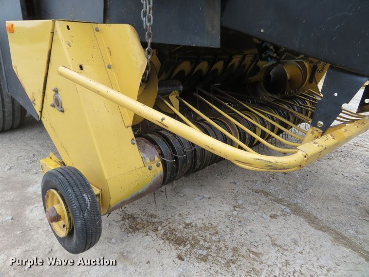 image for item FP9278 1999 New Holland 595  large square baler