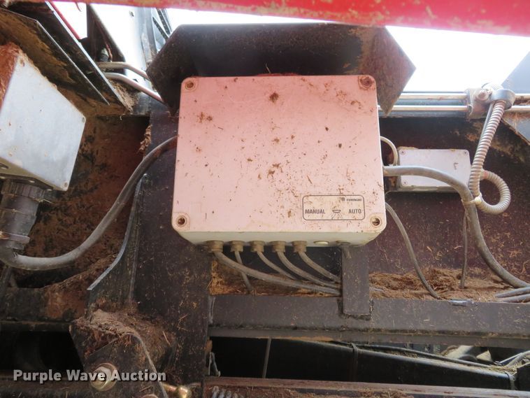 image for item FP9278 1999 New Holland 595  large square baler