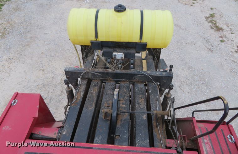 image for item FP9278 1999 New Holland 595  large square baler