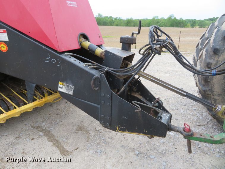 image for item FP9278 1999 New Holland 595  large square baler
