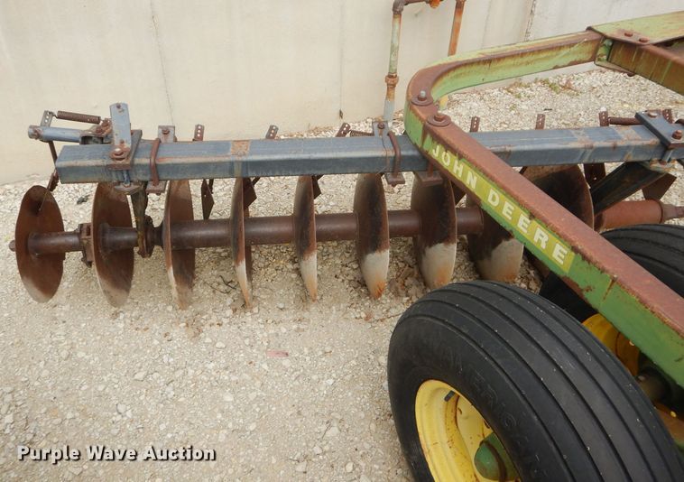 image for item HF9210 John Deere 210  off-set disk