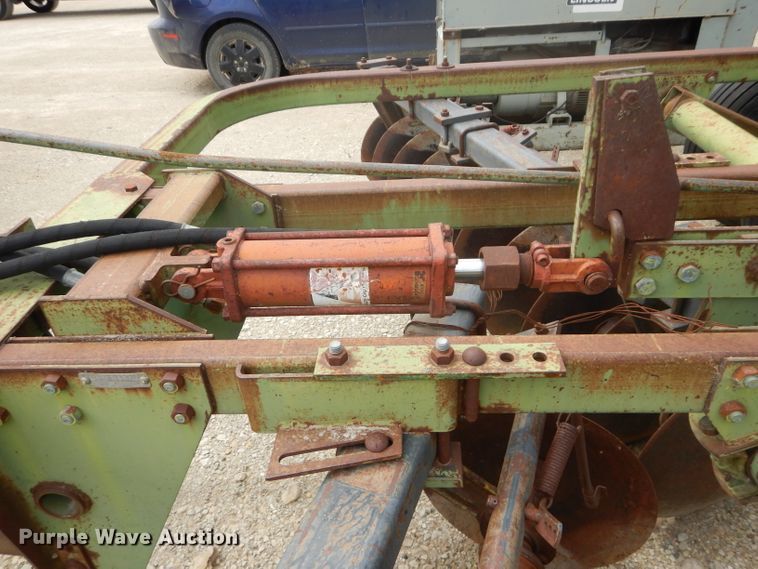 image for item HF9210 John Deere 210  off-set disk