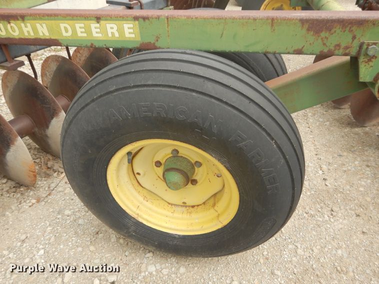 image for item HF9210 John Deere 210  off-set disk