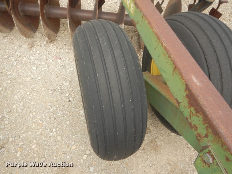 image for item HF9210 John Deere 210  off-set disk