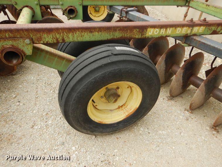image for item HF9210 John Deere 210  off-set disk