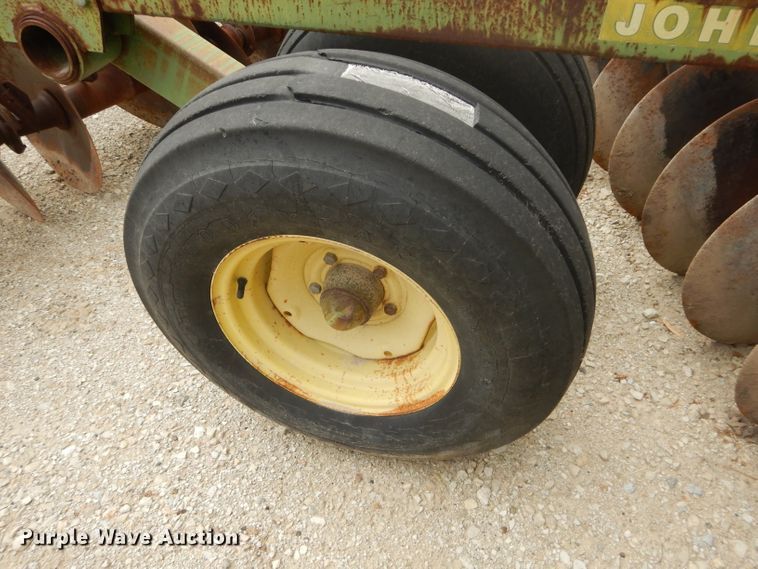 image for item HF9210 John Deere 210  off-set disk