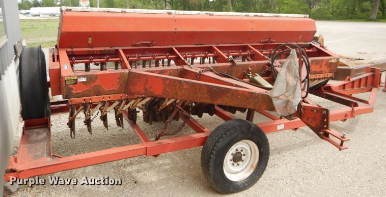 image for item HF9211 International 510  grain drill