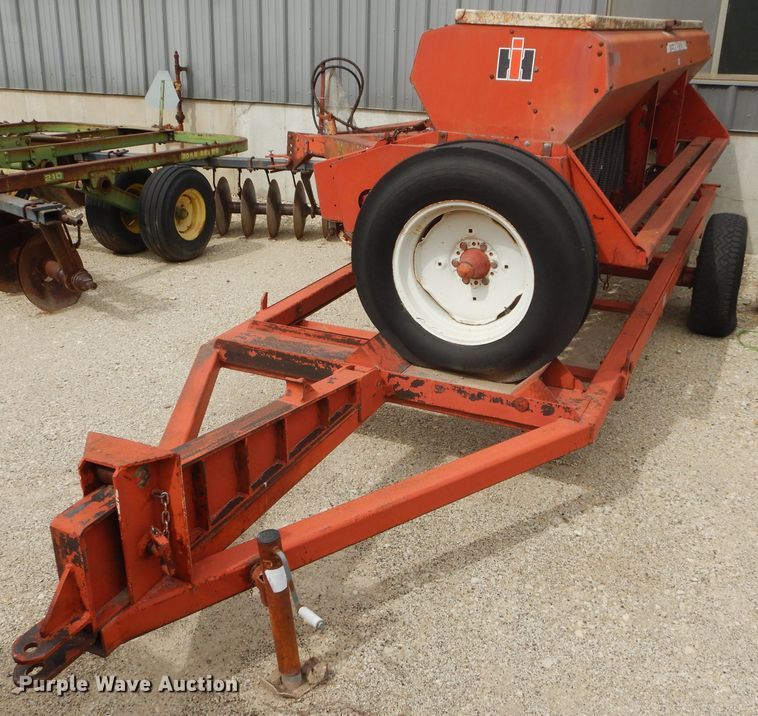 image for item HF9211 International 510  grain drill