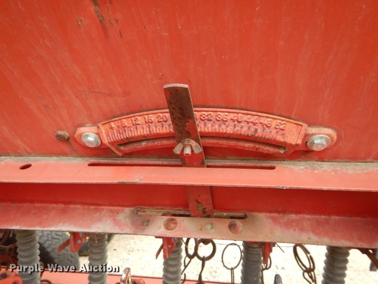 image for item HF9211 International 510  grain drill