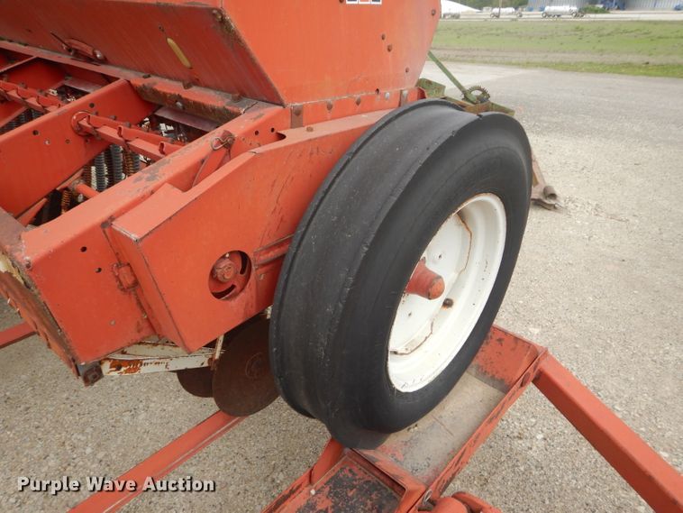 image for item HF9211 International 510  grain drill