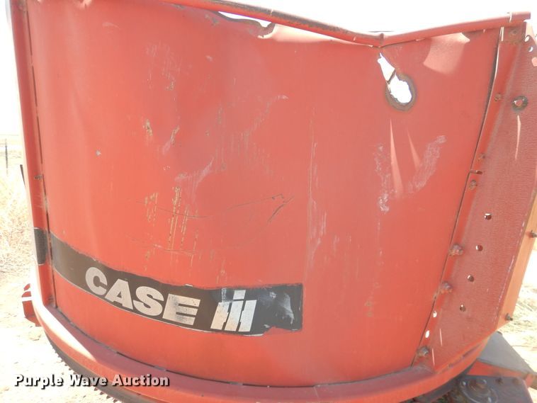image for item HI9073 Case IH 8610  bale processor