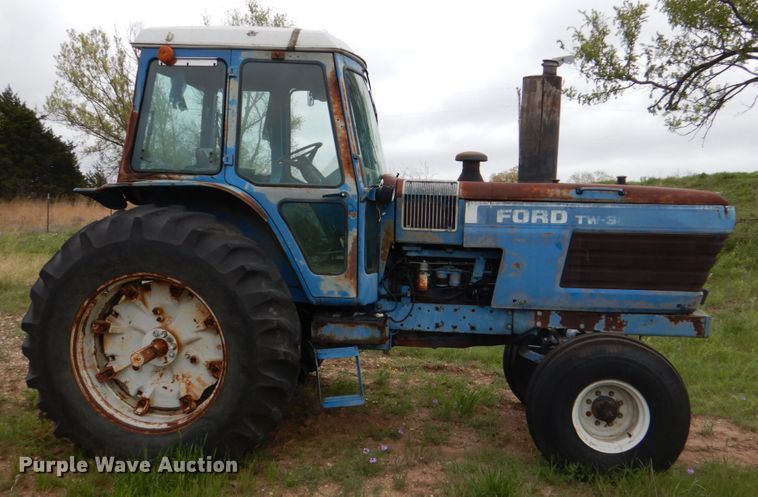 image for item HL9412 Ford TW30  tractor
