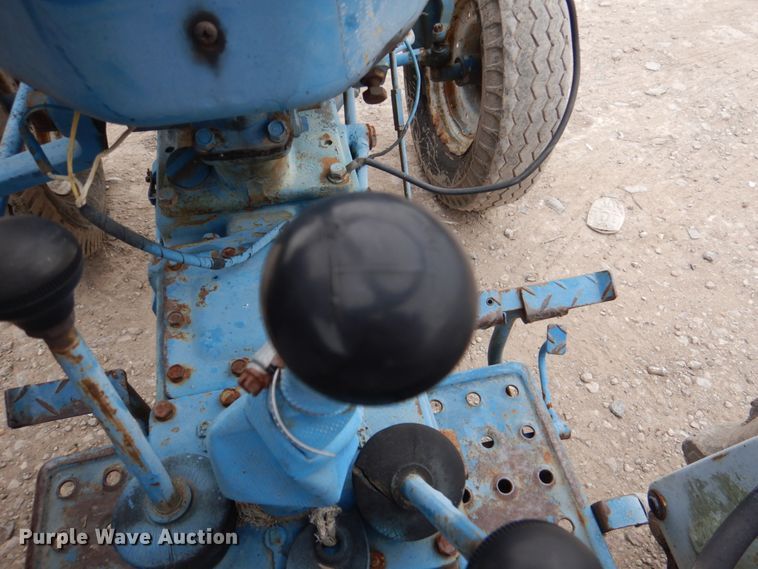 image for item HL9457 Ford A1012T  tractor