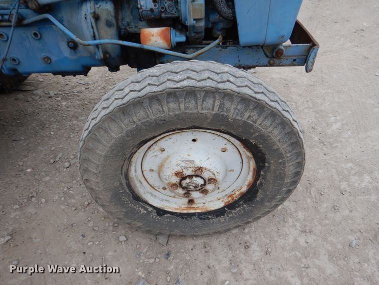 image for item HL9457 Ford A1012T  tractor