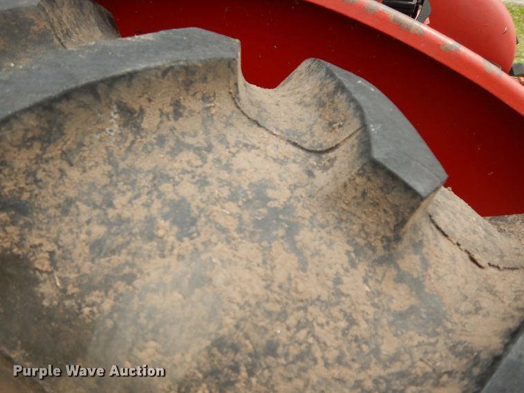 image for item HO9420 Farmall Cub  tractor