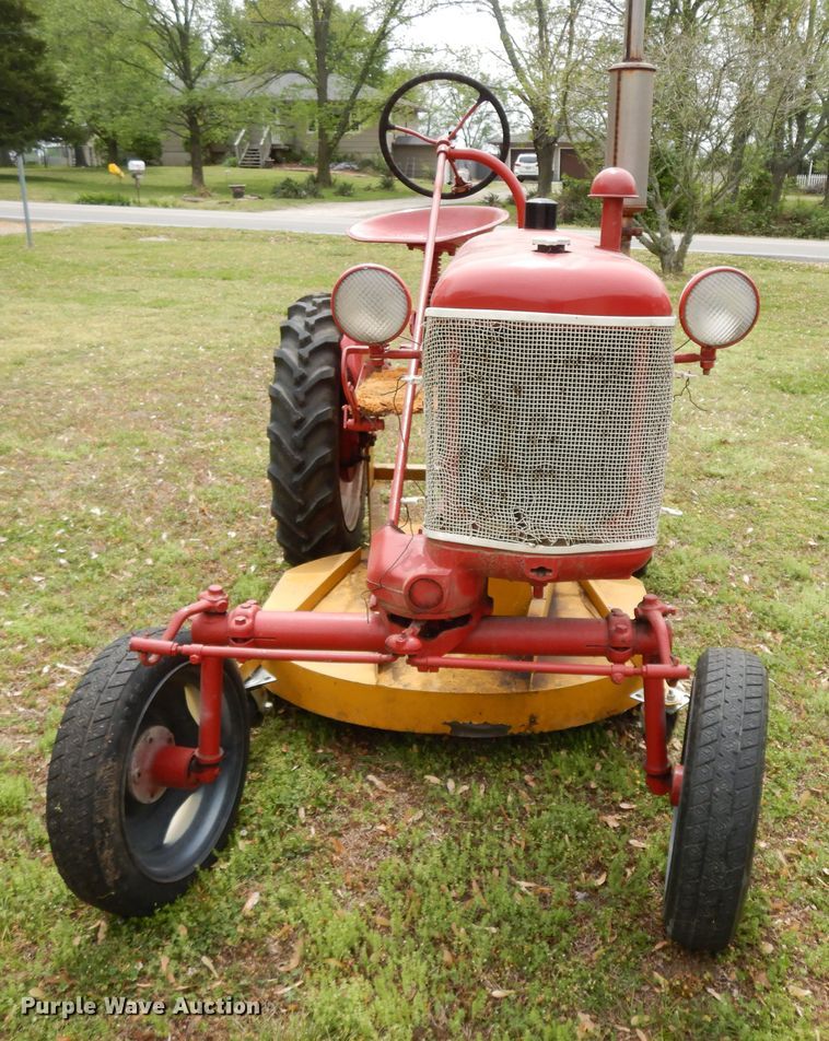 image for item HO9421 1950 Farmall Cub  tractor