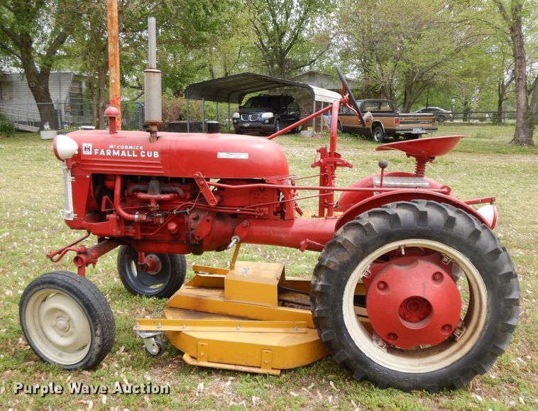 image for item HO9421 1950 Farmall Cub  tractor