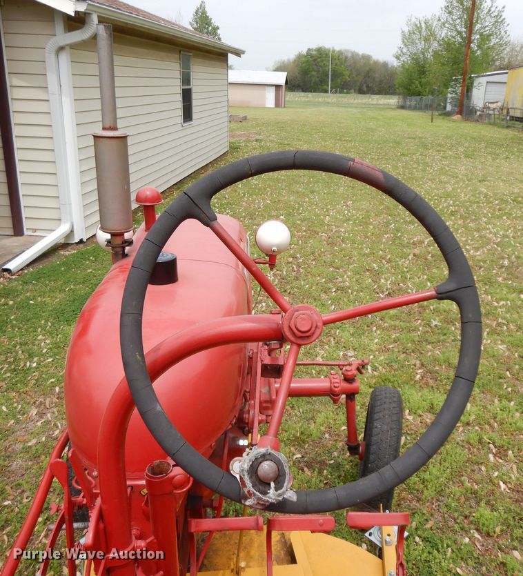 image for item HO9421 1950 Farmall Cub  tractor
