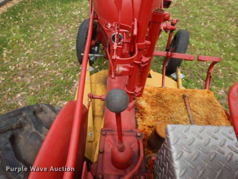 image for item HO9421 1950 Farmall Cub  tractor