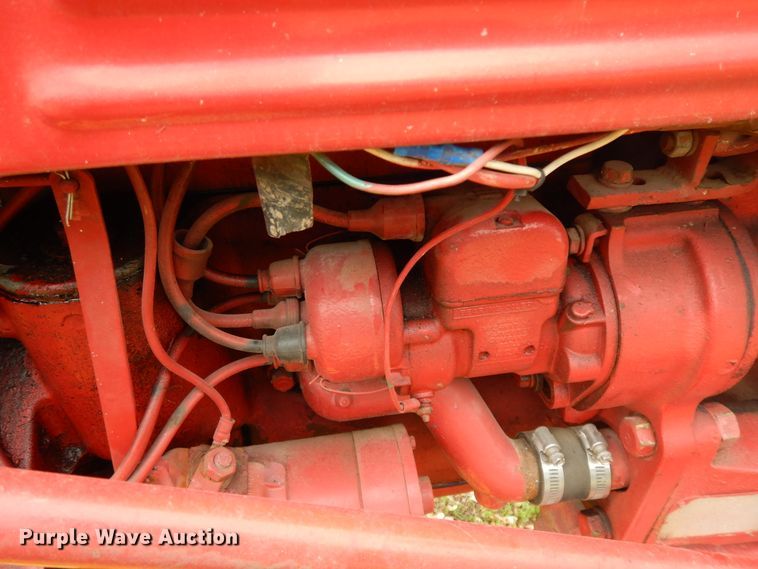 image for item HO9421 1950 Farmall Cub  tractor