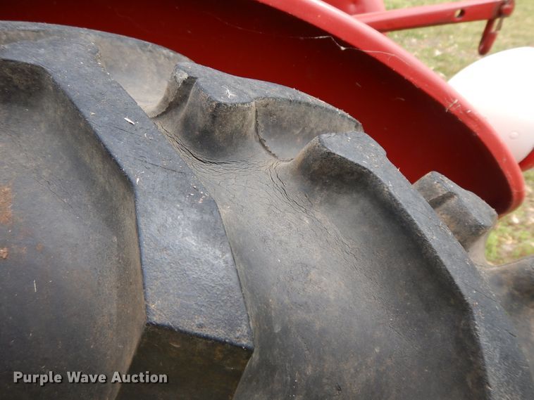 image for item HO9421 1950 Farmall Cub  tractor