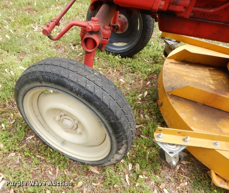 image for item HO9421 1950 Farmall Cub  tractor