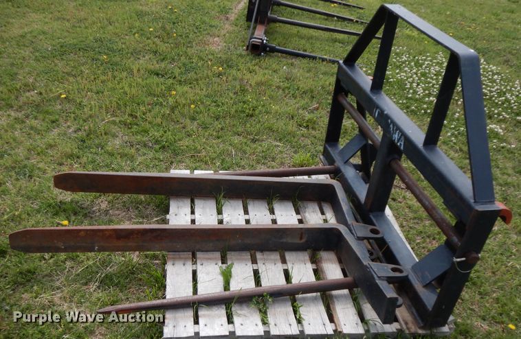 image for item HO9475 Bale spear