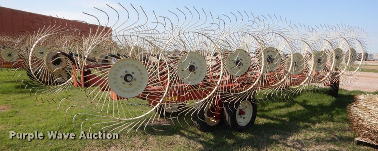 image for item IP9748 H&S BF16  hay rake