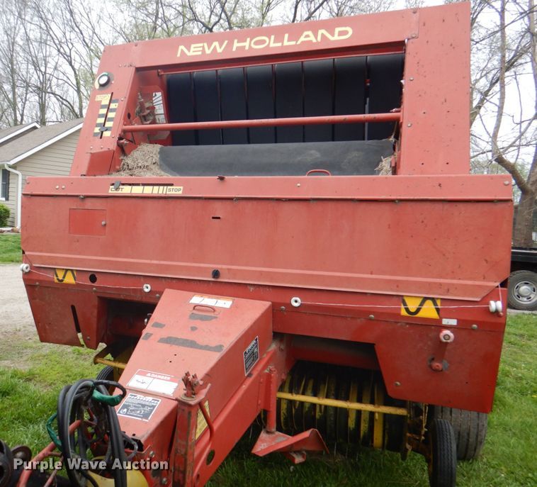image for item IQ9289 1992 New Holland 660  Fastnet round baler