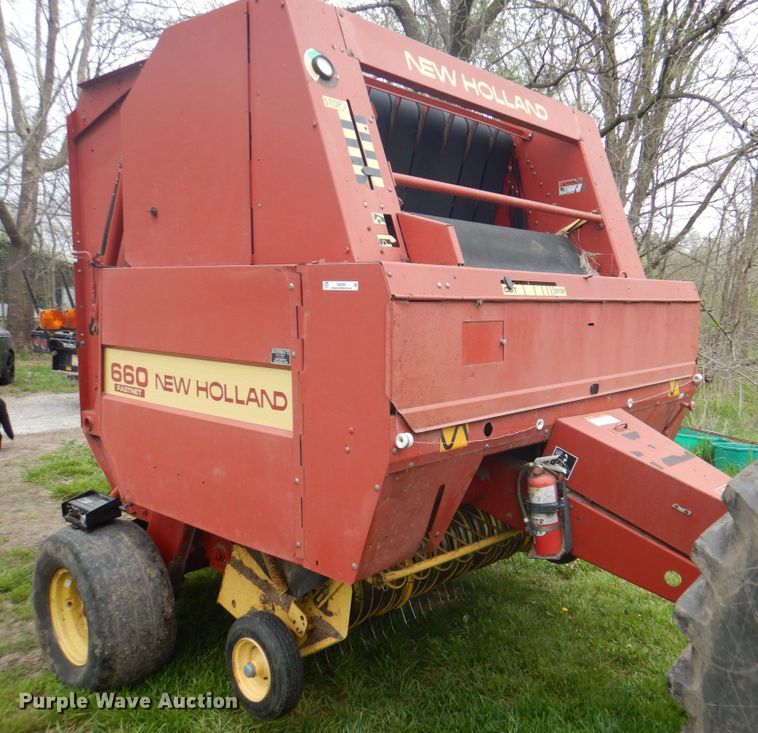 image for item IQ9289 1992 New Holland 660  Fastnet round baler