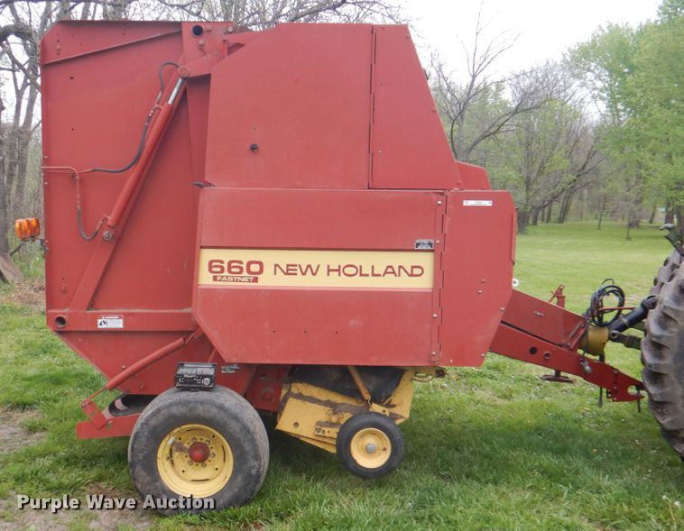 image for item IQ9289 1992 New Holland 660  Fastnet round baler