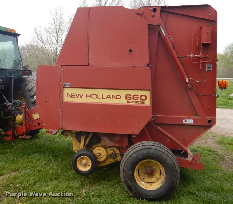 image for item IQ9289 1992 New Holland 660  Fastnet round baler