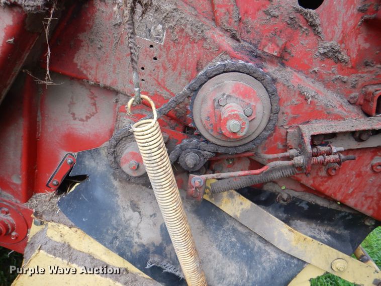 image for item IQ9289 1992 New Holland 660  Fastnet round baler