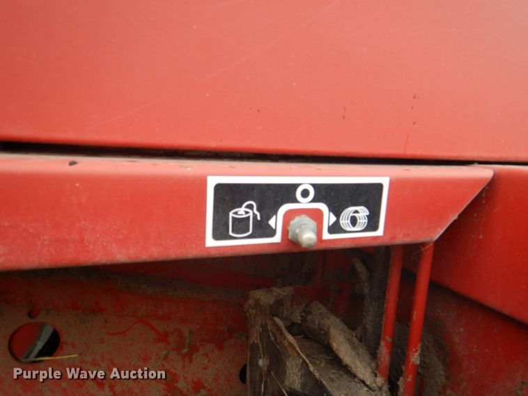 image for item IQ9289 1992 New Holland 660  Fastnet round baler