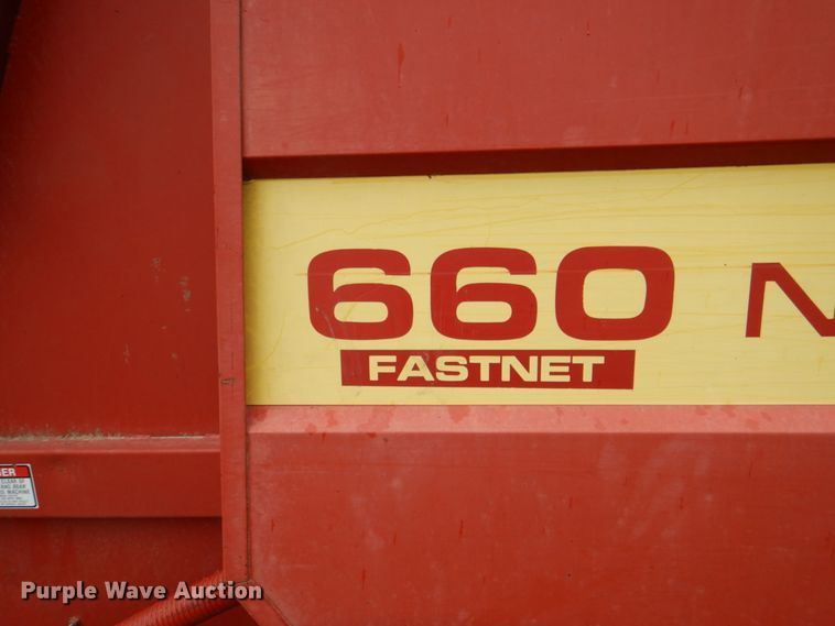 image for item IQ9289 1992 New Holland 660  Fastnet round baler