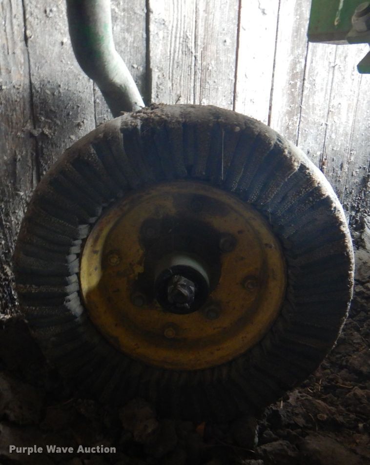 image for item IQ9290 John Deere 1018  rotary mower