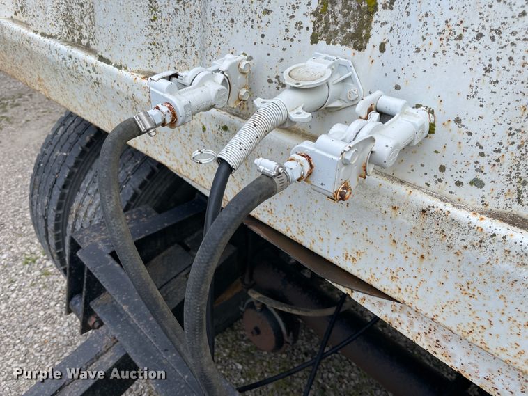 image for item IR9867 1999 Jet  grain trailer