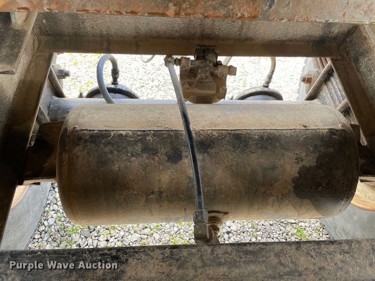 image for item IR9867 1999 Jet  grain trailer