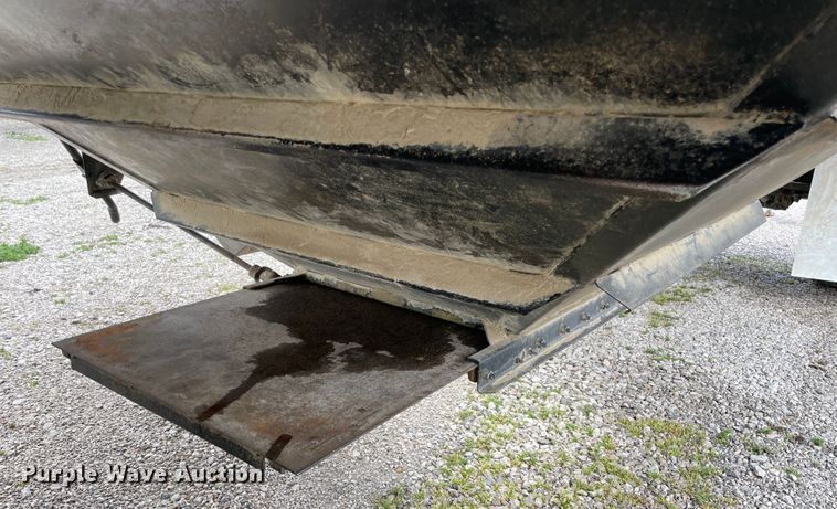 image for item IR9867 1999 Jet  grain trailer