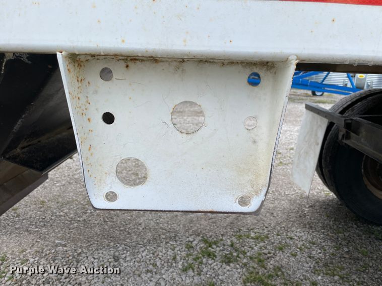 image for item IR9867 1999 Jet  grain trailer