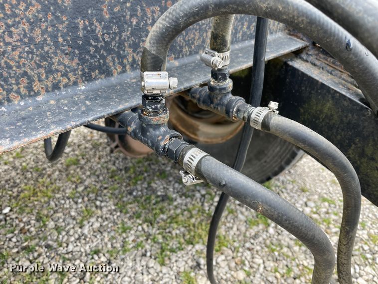 image for item IR9867 1999 Jet  grain trailer