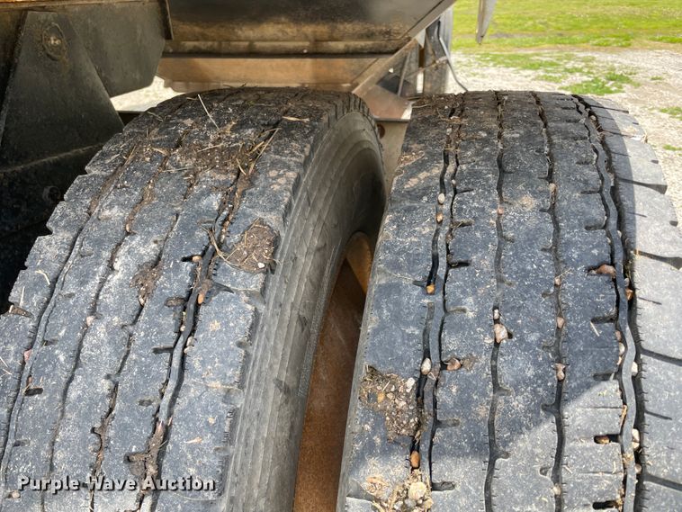 image for item IR9867 1999 Jet  grain trailer