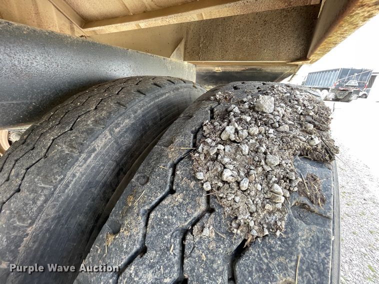 image for item IR9867 1999 Jet  grain trailer