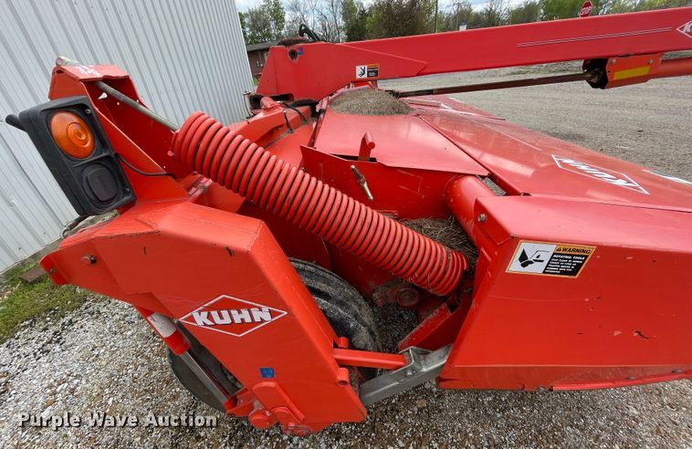 image for item IR9892 Kuhn FC4000RG  windrower
