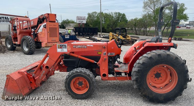 image for item IR9922 Kubota L4400  MFWD tractor