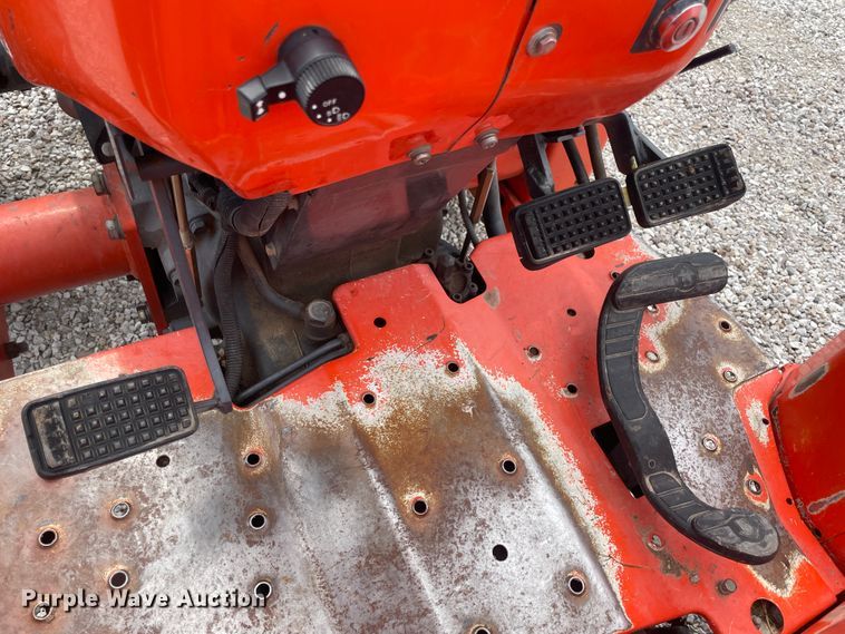 image for item IR9922 Kubota L4400  MFWD tractor