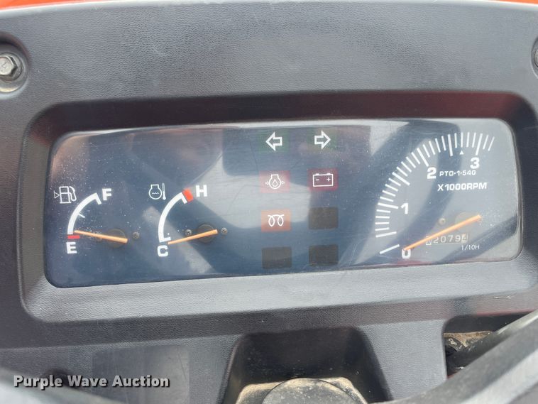 image for item IR9922 Kubota L4400  MFWD tractor