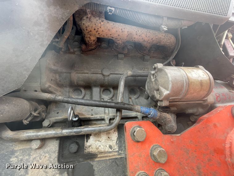 image for item IR9922 Kubota L4400  MFWD tractor